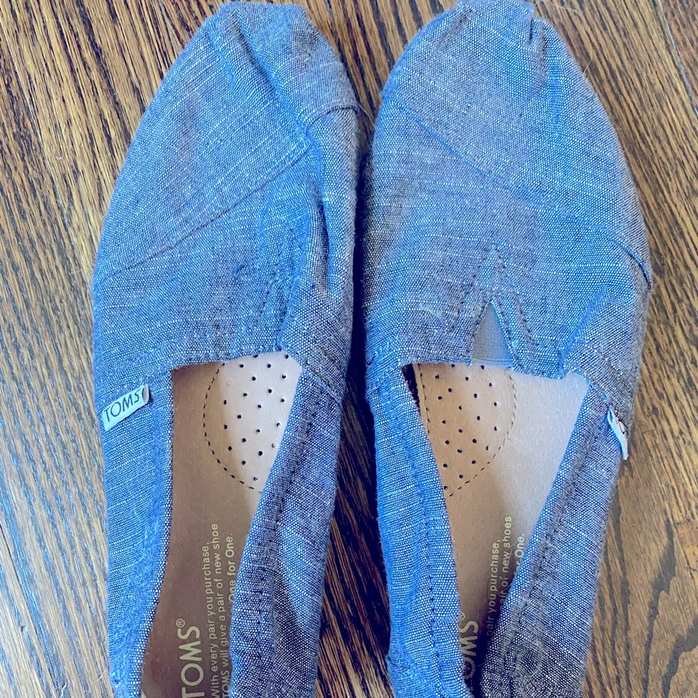 Toms slip ons
